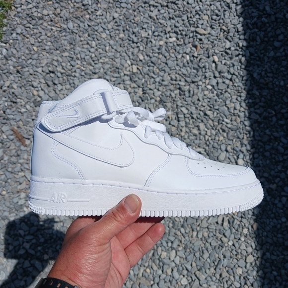 Nike Air Force 1 Lifestyle/Streetwear Shoes Size 7 Youth/8.5 Women - Picture 2 of 9